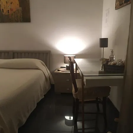 Blackboard House * Bari