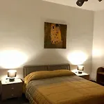 Blackboard House * Bari