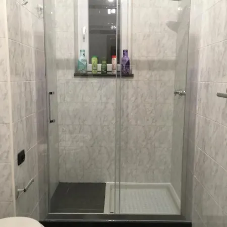 בית הארחה Blackboard House בארי