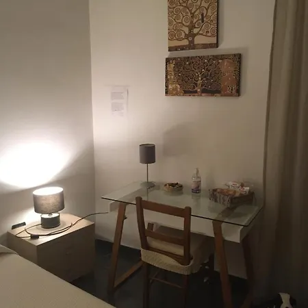 Blackboard House בית הארחה *