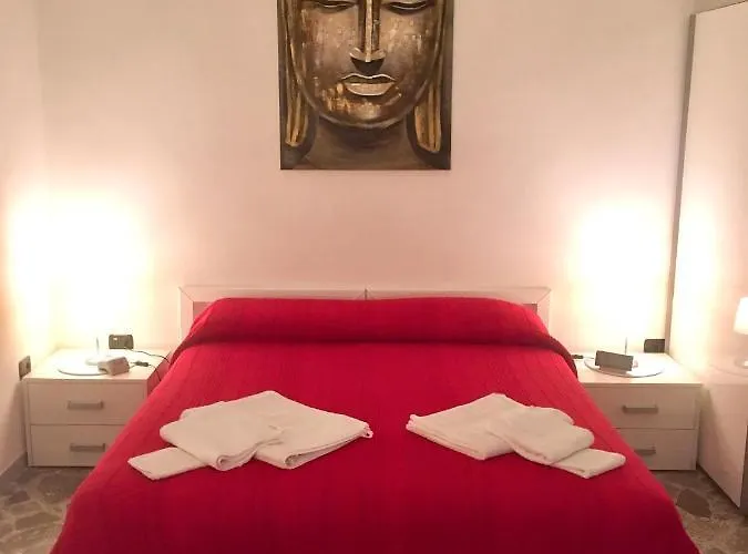 Blackboard House باري